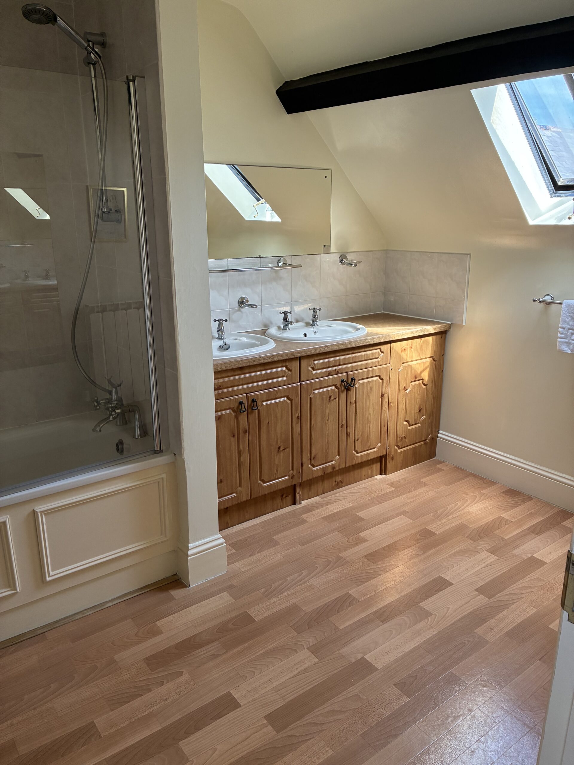 The Barn mid bathroom 2