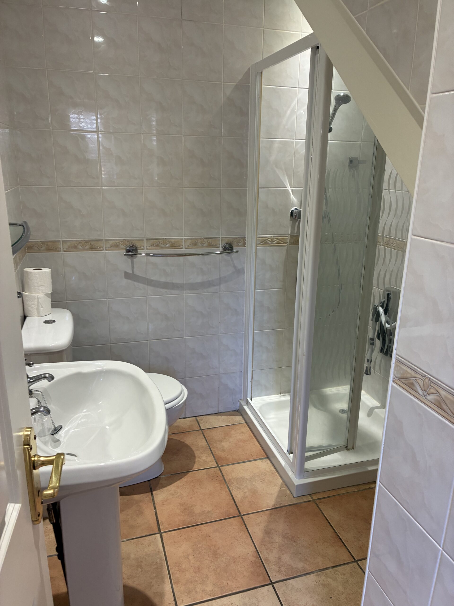 The Barn mid bathroom